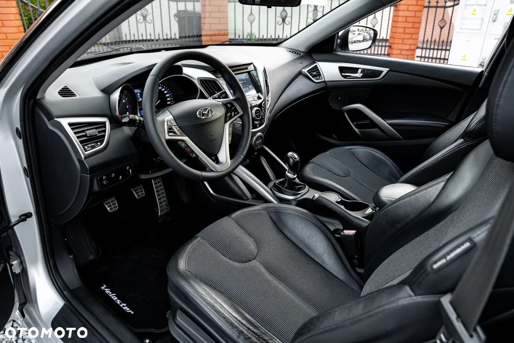 Hyundai Veloster 1.6 Premium - 17