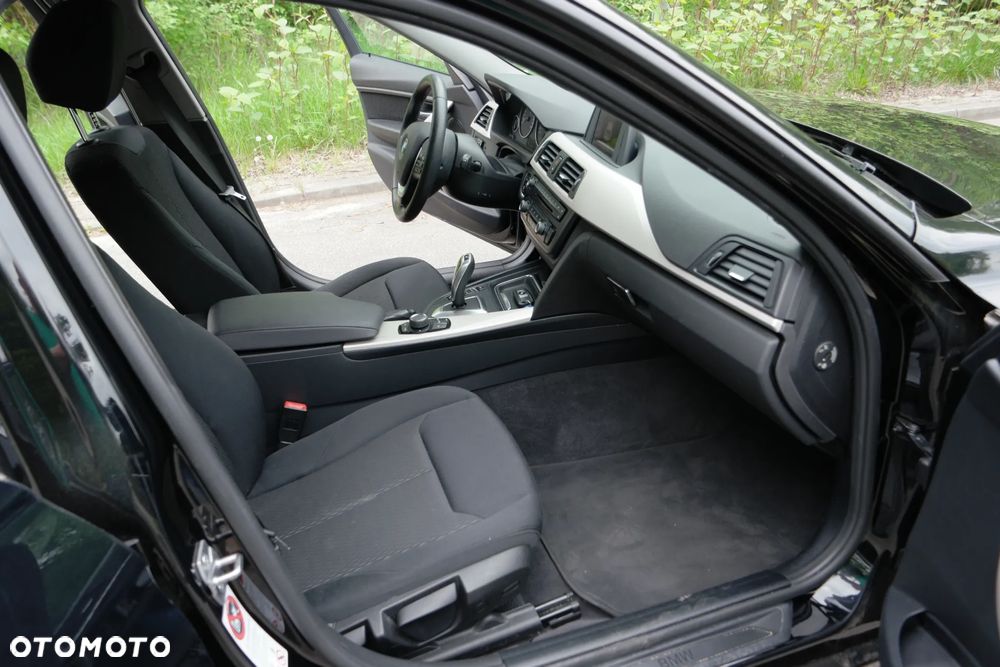 BMW Seria 3 - 23
