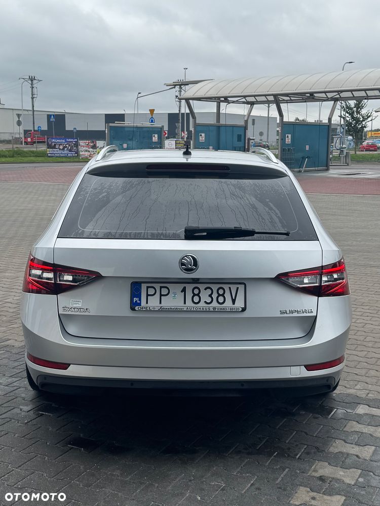 Skoda Superb 1.8 TSI DSG SportLine - 22