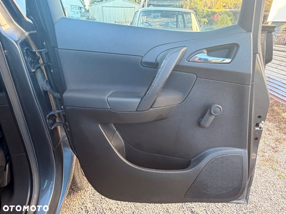 Opel Meriva - 11