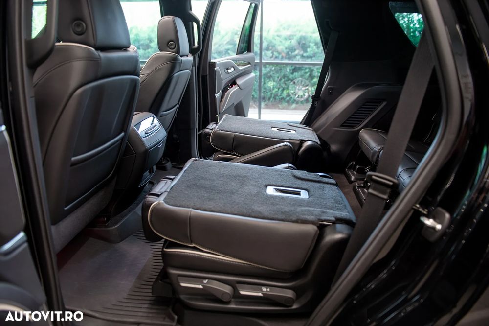 Cadillac Escalade - 33