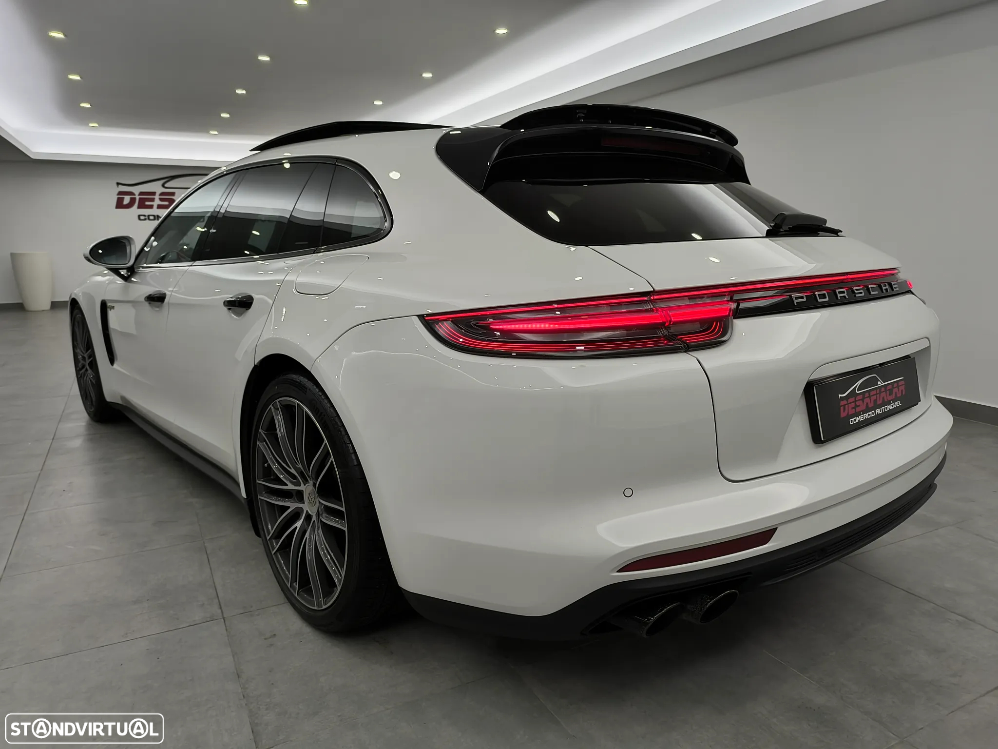 Porsche Panamera Sport Turismo 4 E-Hybrid - 16