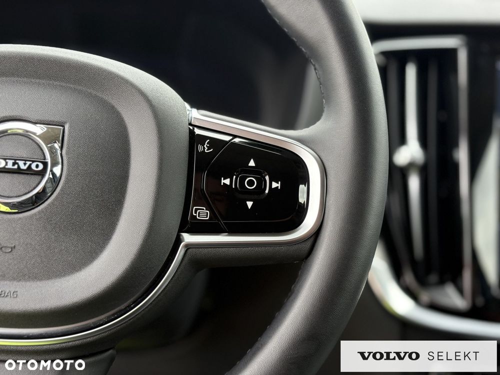 Volvo V60 Cross Country - 11