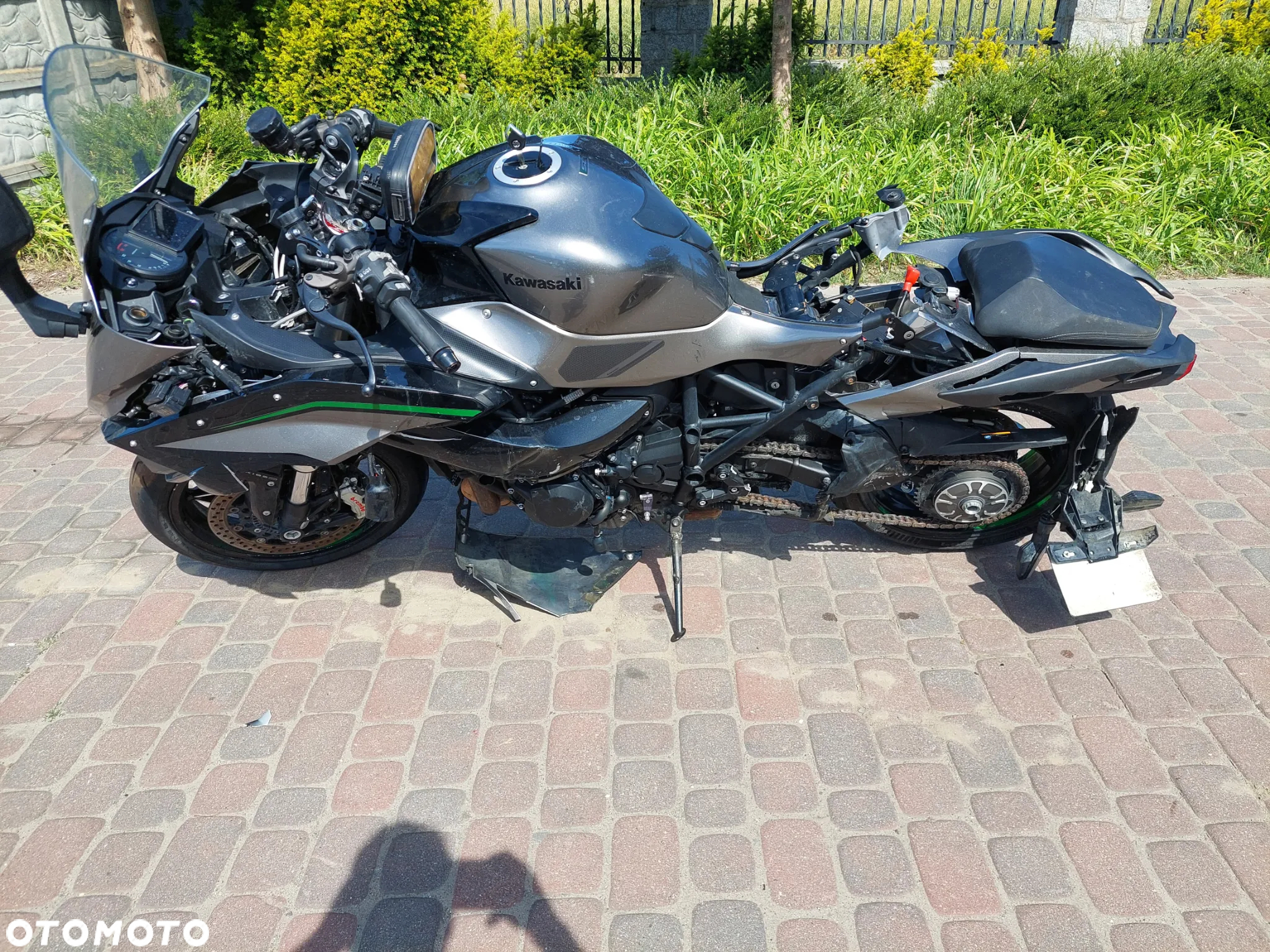 Kawasaki Ninja H2 SX - 2