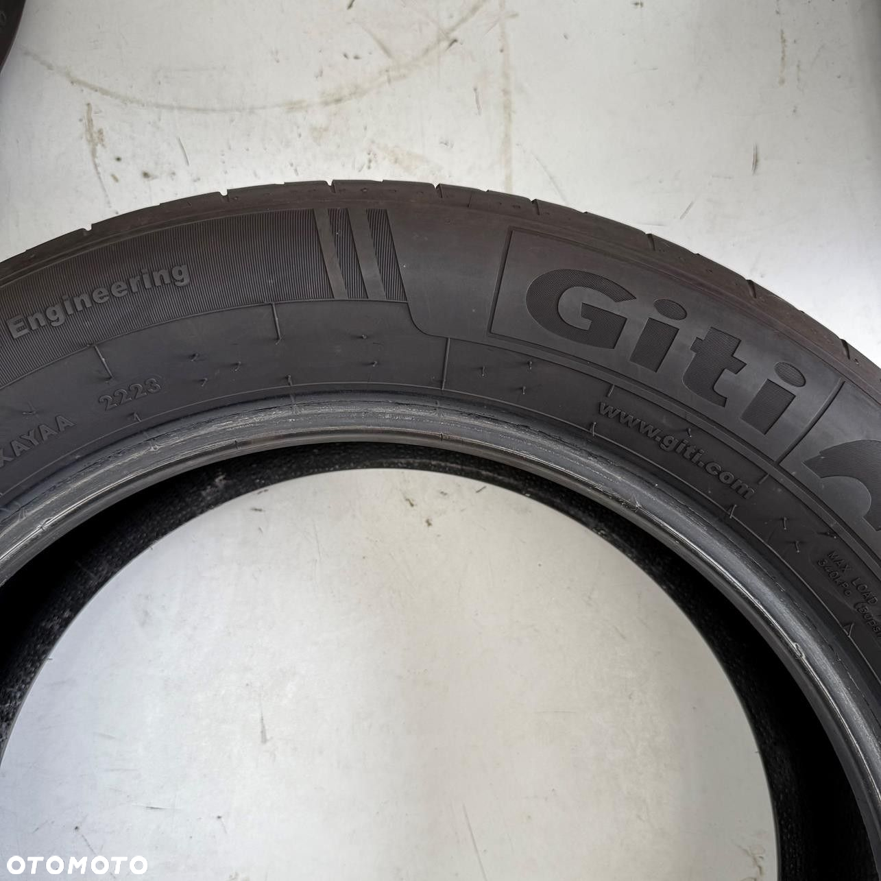 OPONY 215/55/17 4szt GITI 5,5mm (F5726) - 3