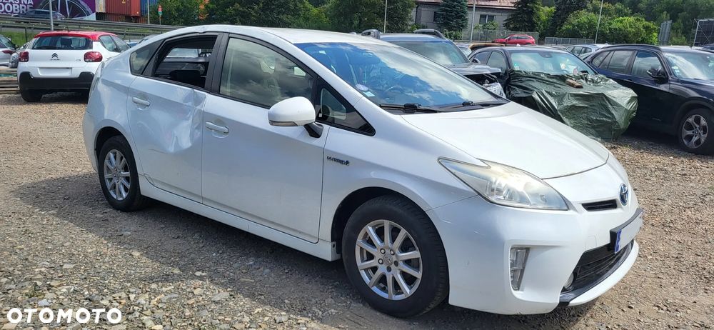 Toyota Prius (Hybrid) Executive - 3