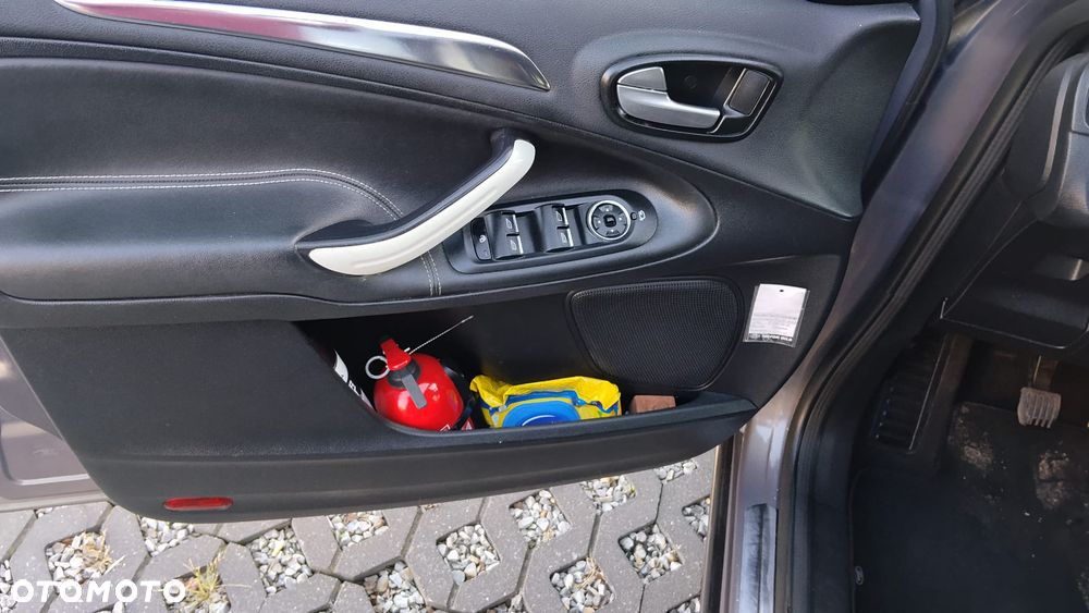 Ford S-Max - 25