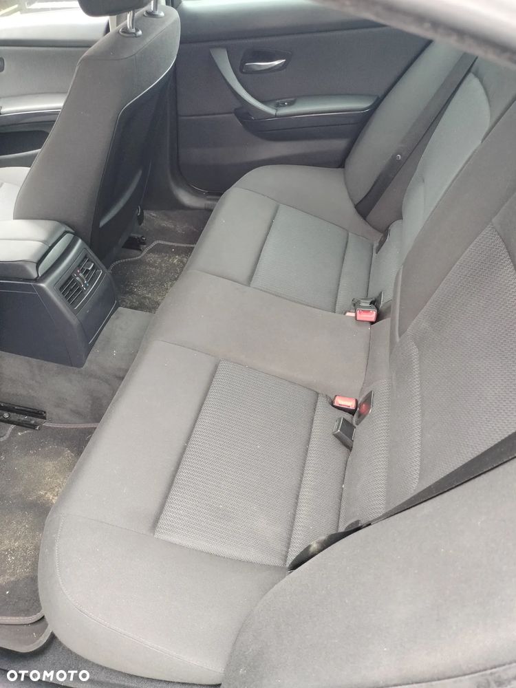 BMW Seria 3 318i - 11