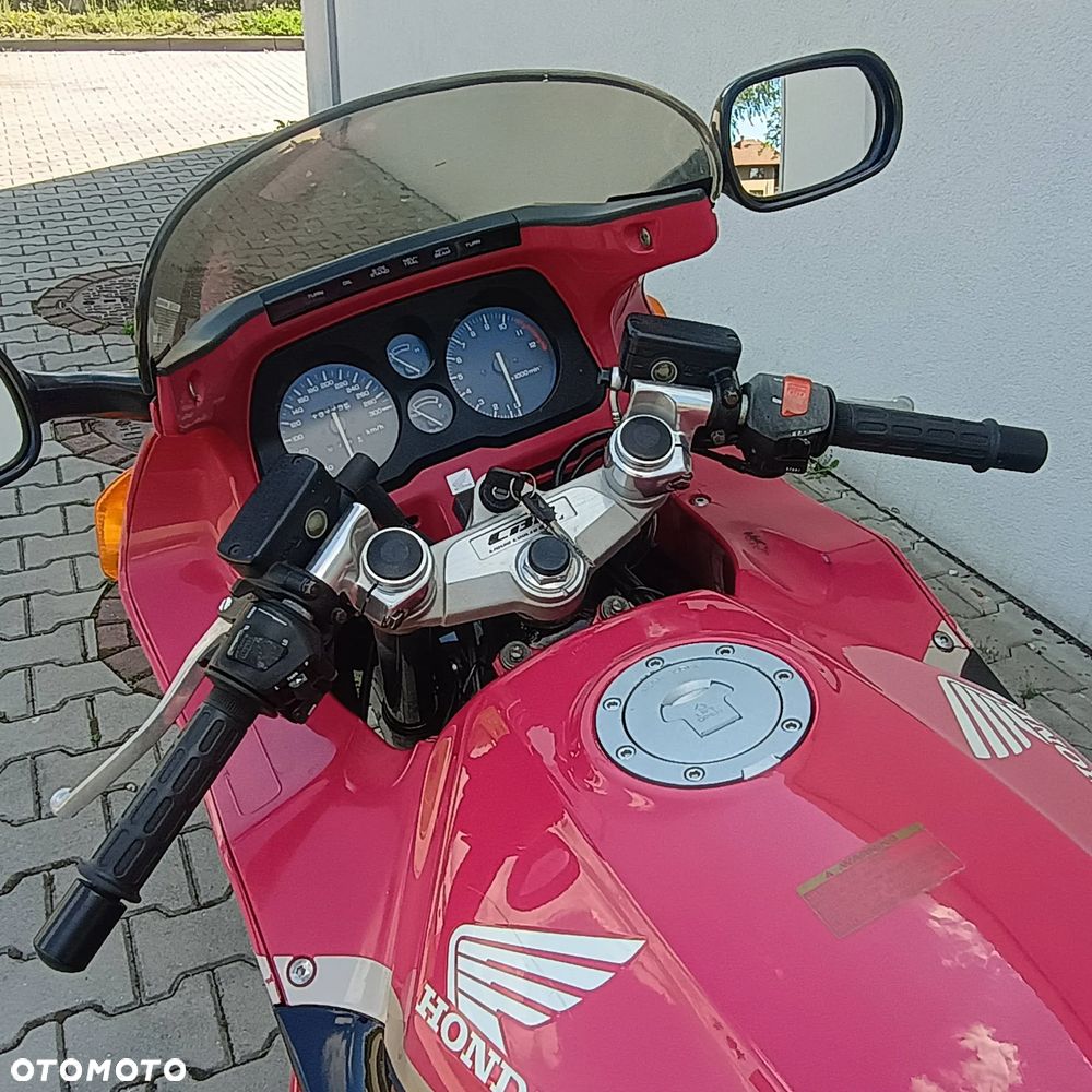 Honda CBR - 9