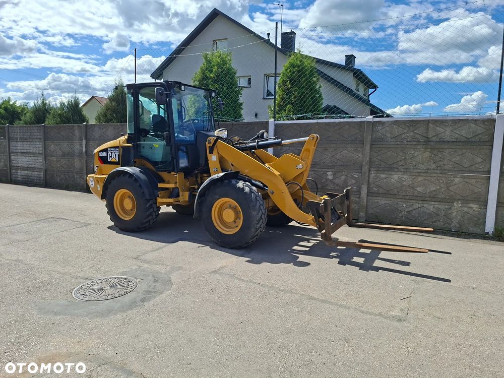 Caterpillar CAT 908 M - 9