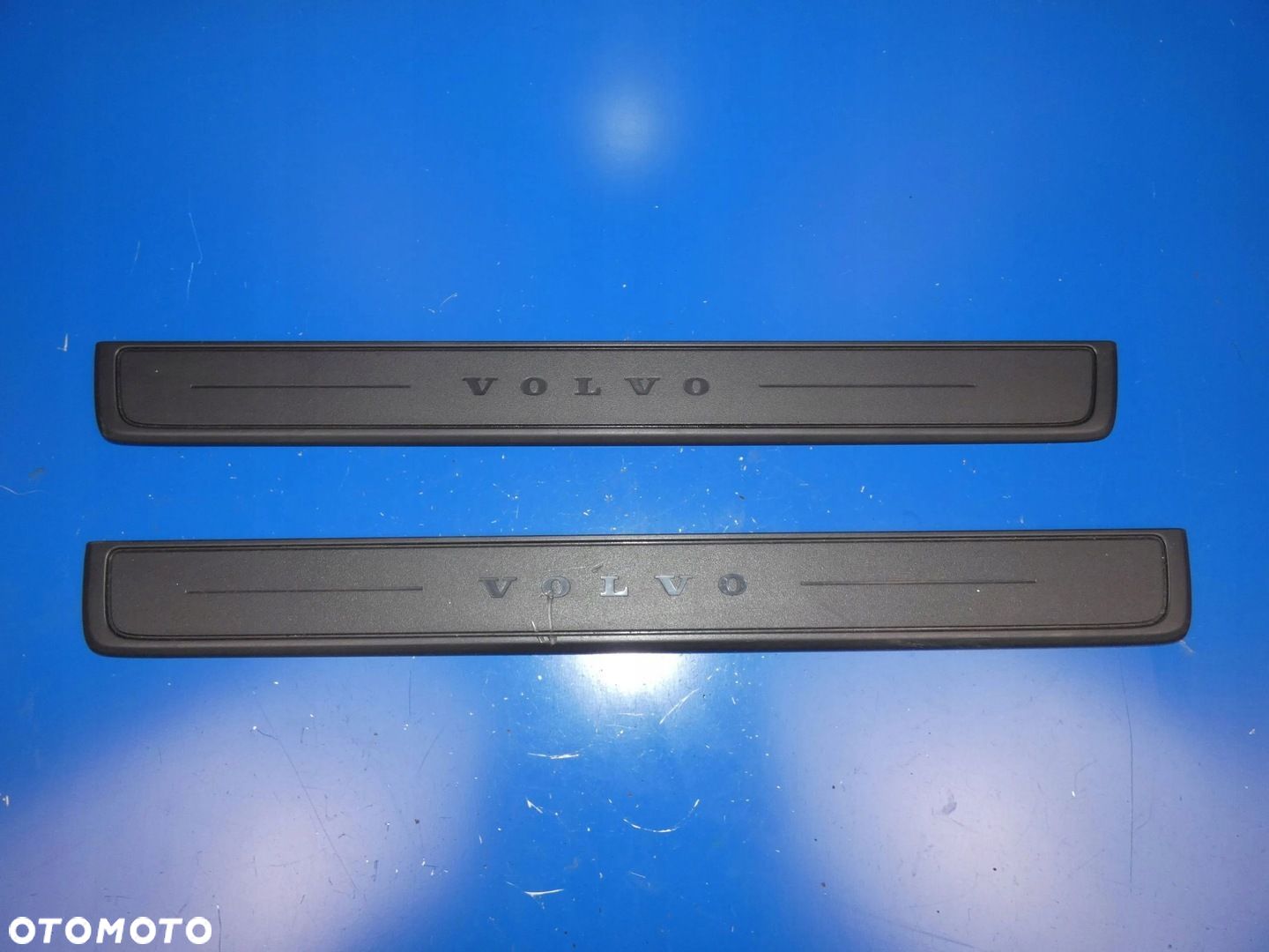 VOLVO XC40 LISTWA PROGOWA WEWNETRZNA LISTWY KOMPLET 2 SZTUKI - 1