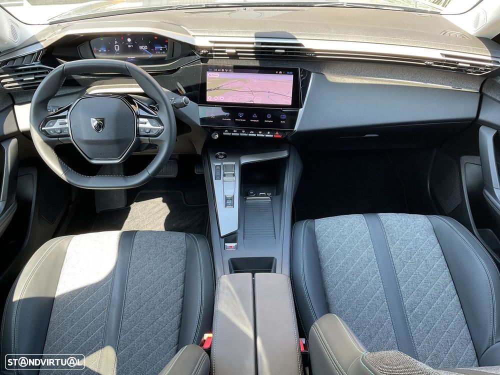 Peugeot 408 1.2 PureTech Allure EAT8 - 31