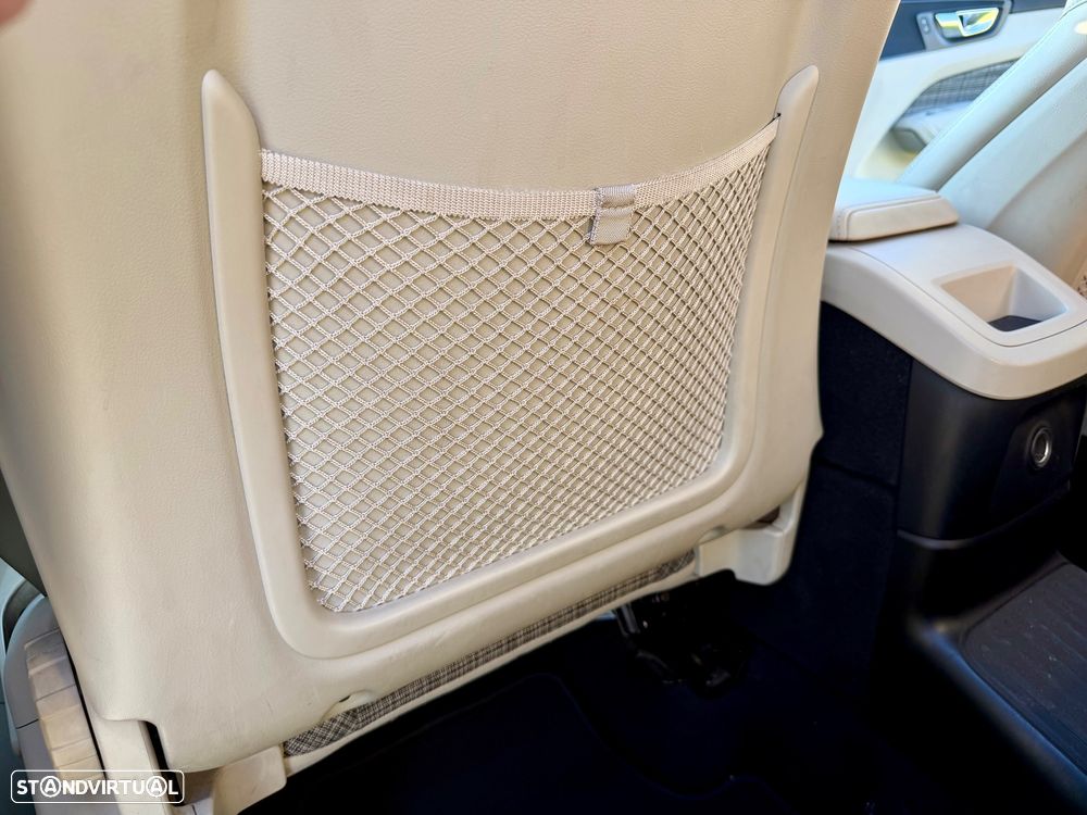 Volvo XC 60 2.0 T8 PHEV Momentum AWD - 10