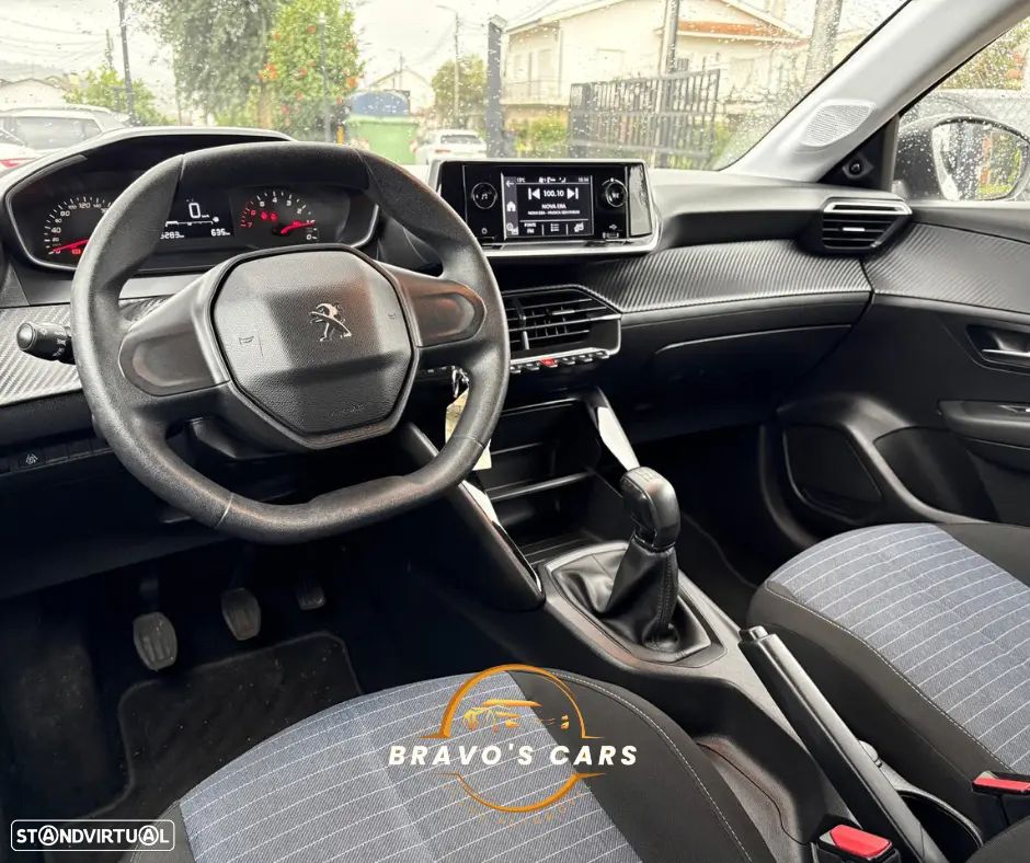 Peugeot 208 - 15