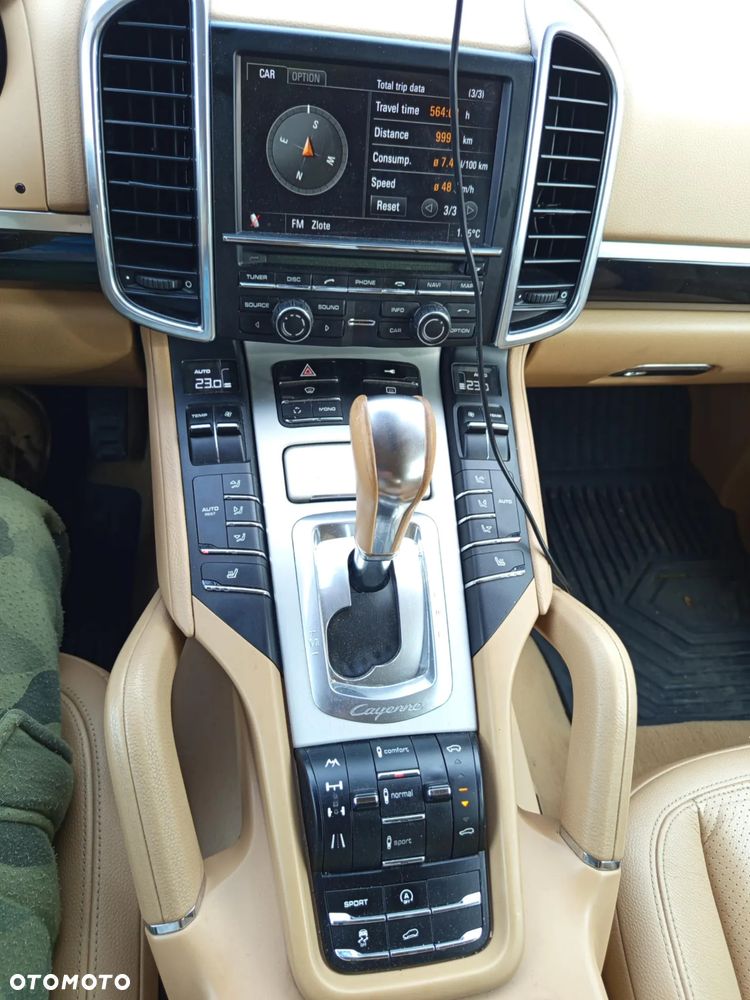 Porsche Cayenne - 10