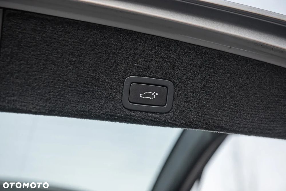 Volvo XC 60 T6 AWD Momentum - 28