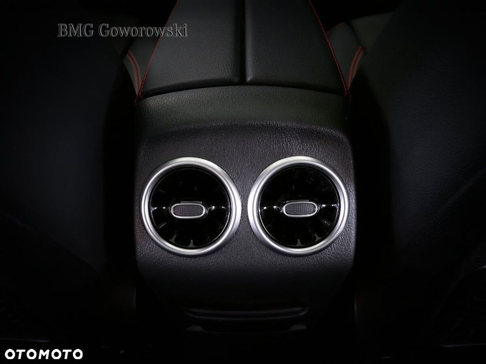 Mercedes-Benz GLB - 14