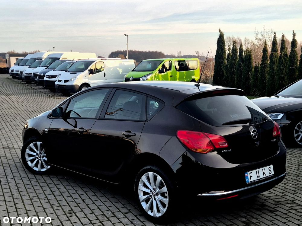 Opel Astra 1.4 Turbo 150 Jahre - 18