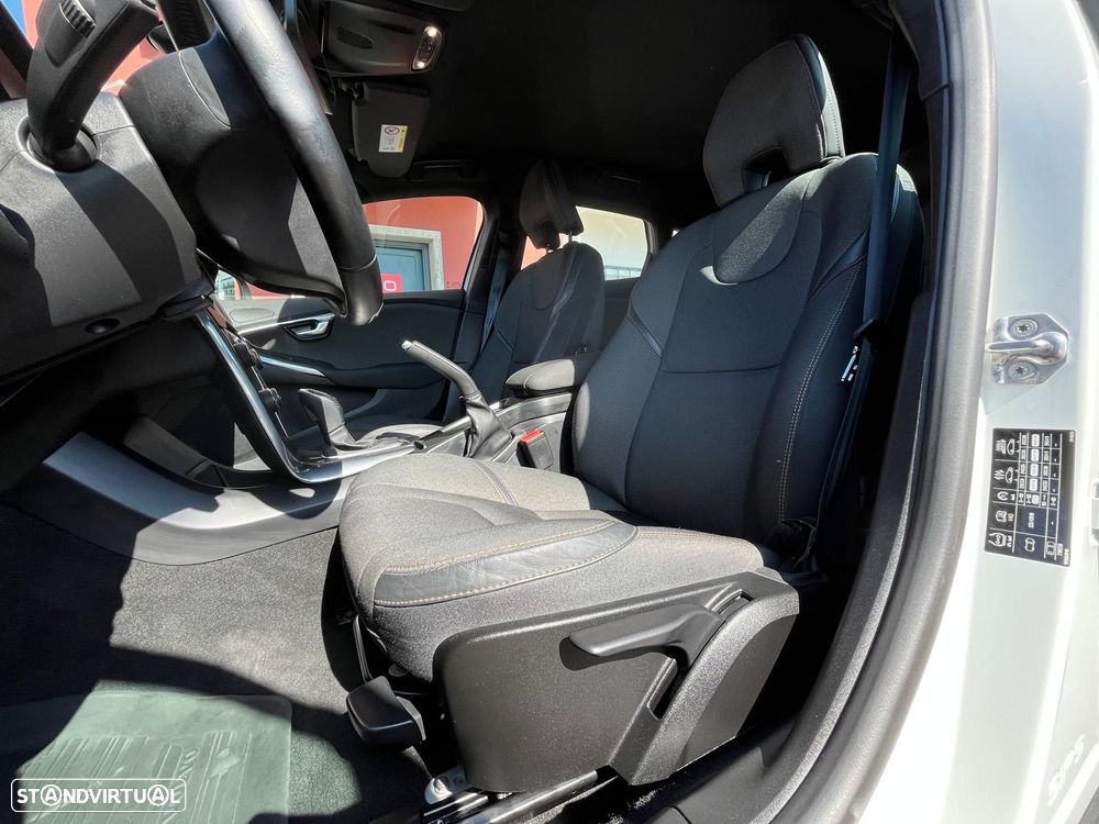 Volvo V40 Cross Country 1.5 T3 Summum Geartronic - 15