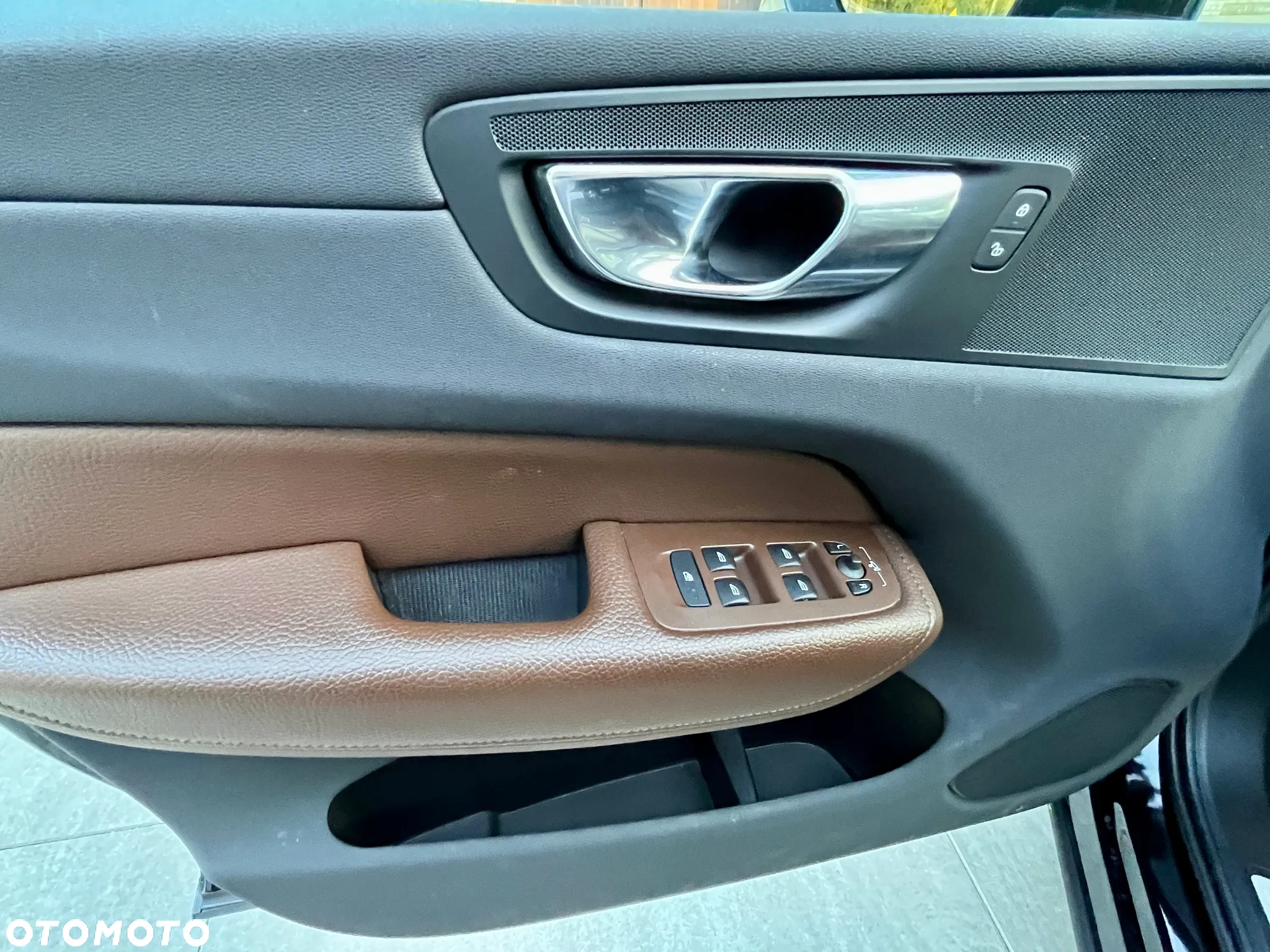 Volvo XC 60 T8 AWD Plug-In Hybrid Momentum - 27