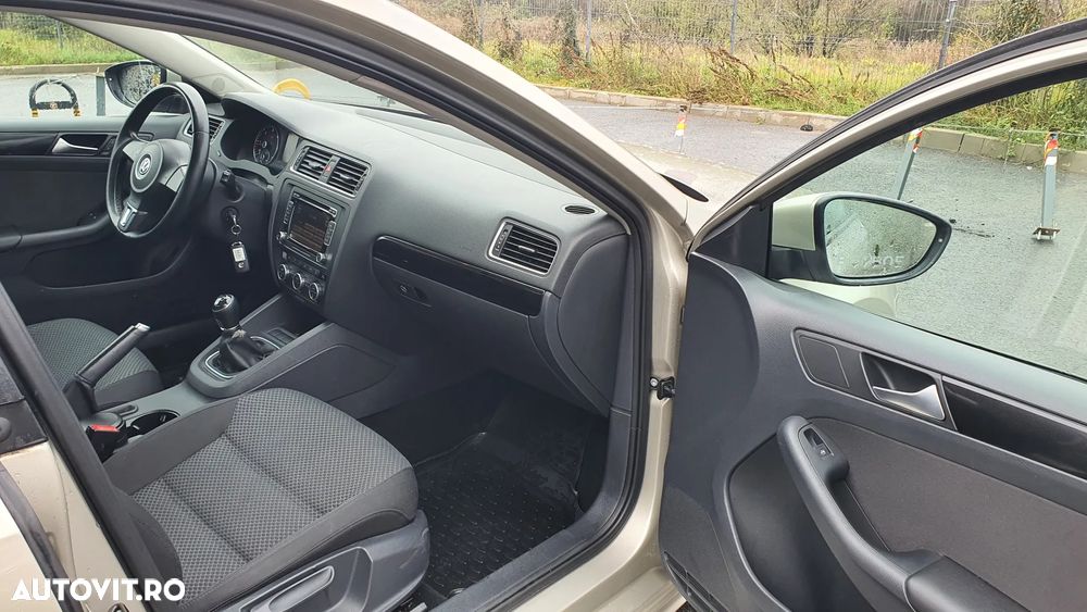 Volkswagen Jetta 1.6 TDI CR DPF Comfortline - 14