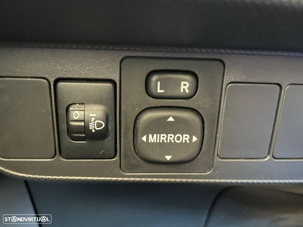 Toyota Auris 2.0 D-4D - 16