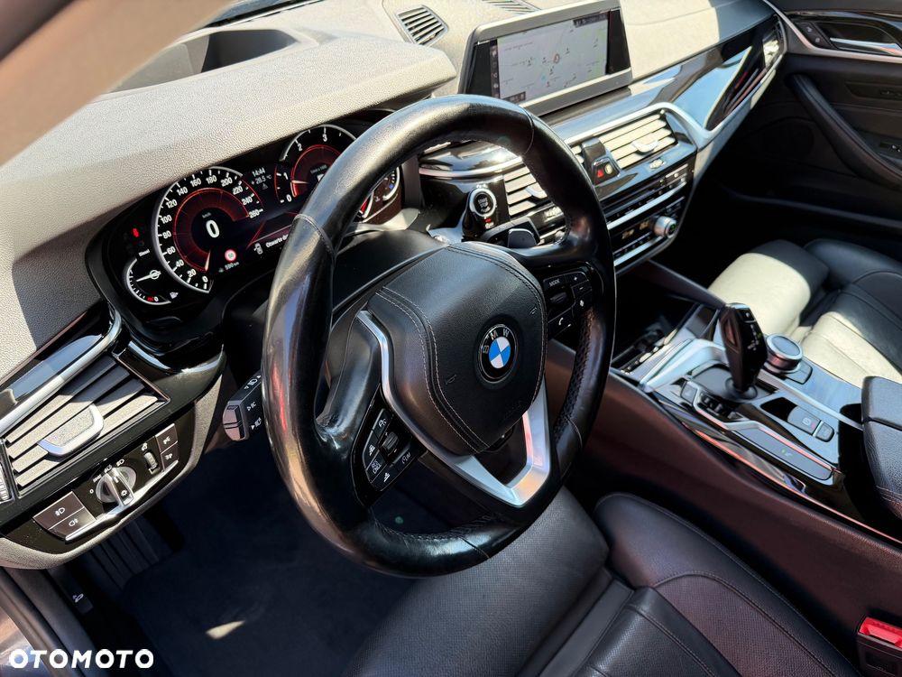 BMW Seria 5 520d M Sport Edition - 15