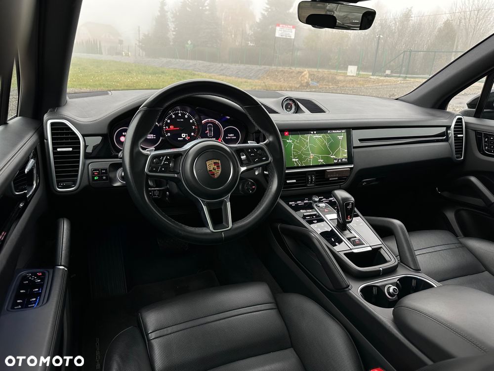 Porsche Cayenne - 16