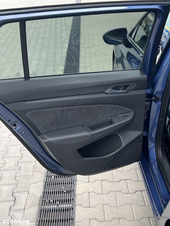Volkswagen Golf - 22