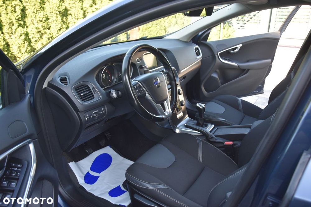 Volvo V40 D4 Drive-E Momentum - 19
