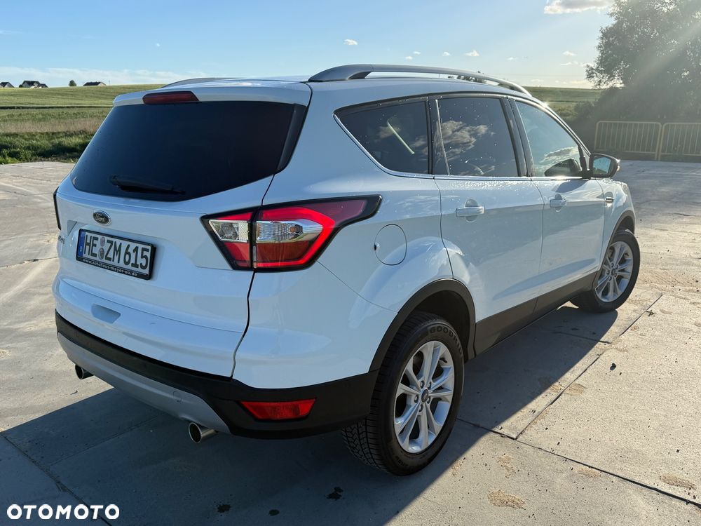 Ford Kuga 2.0 TDCi 2x4 Titanium - 5