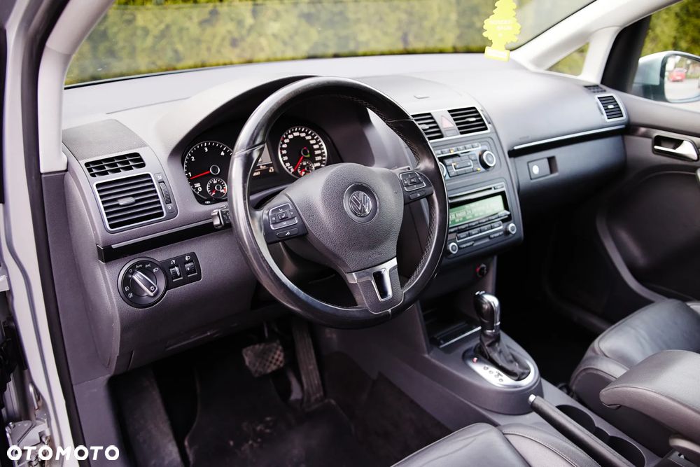 Volkswagen Touran 1.6 TDI DPF BlueMotion Technology DSG Highline - 13