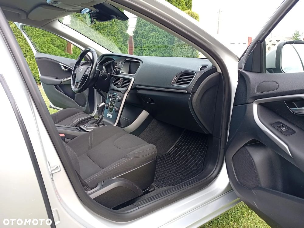 Volvo V40 D3 Kinetic - 14