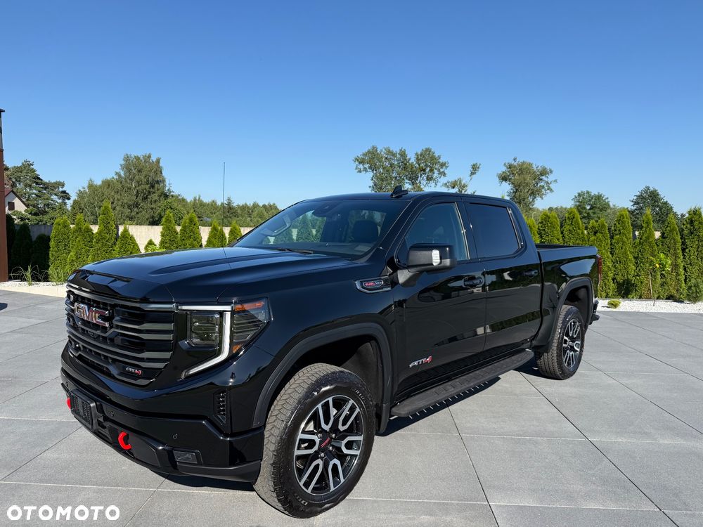 GMC Sierra - 1