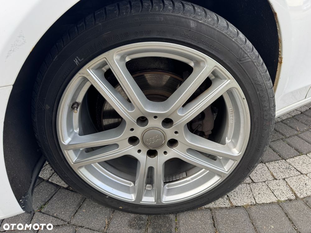 Audi A4 Avant 2.0 TDI DPF Ambiente - 14