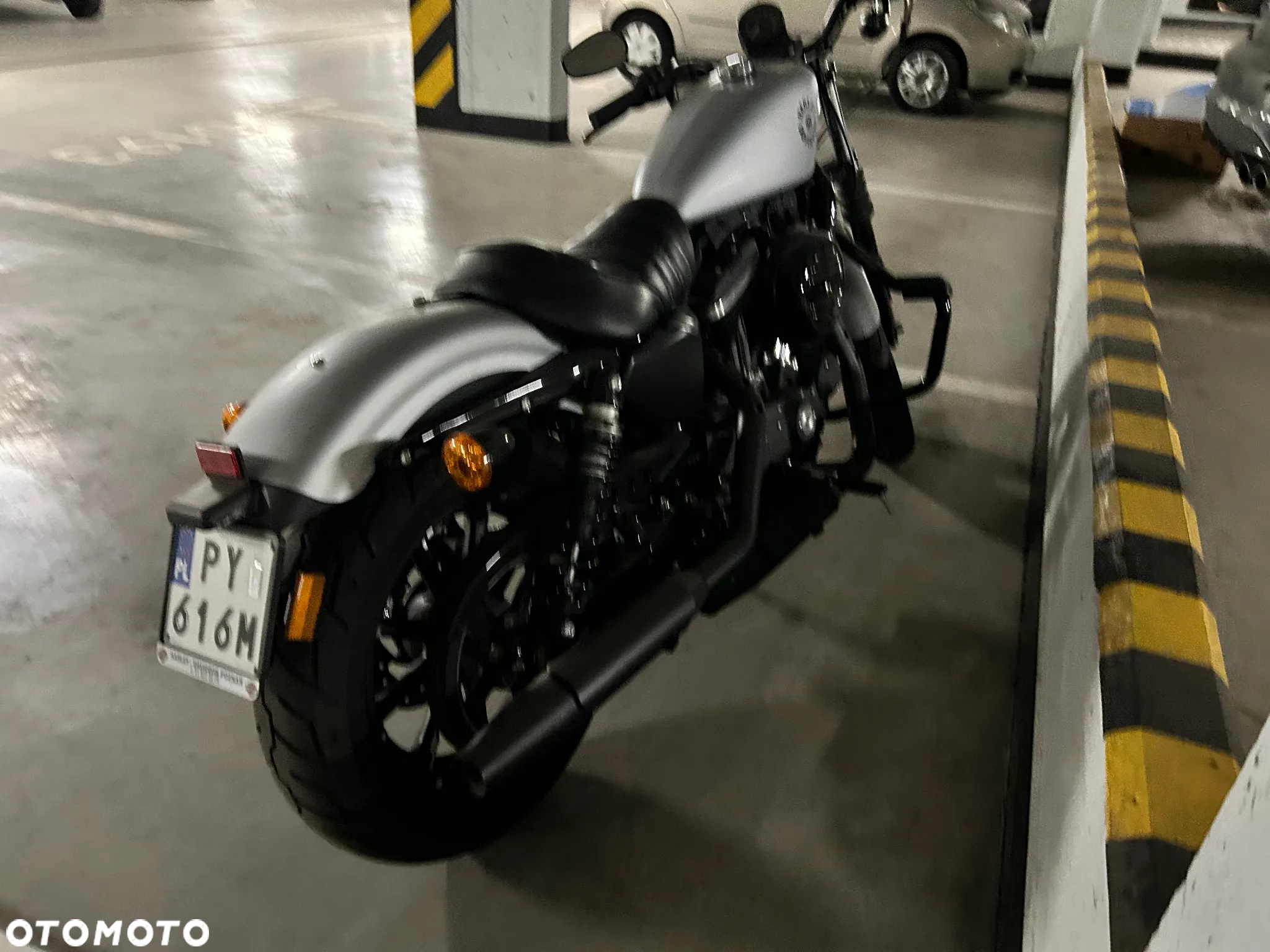 Harley-Davidson Sportster Iron 883 - 9