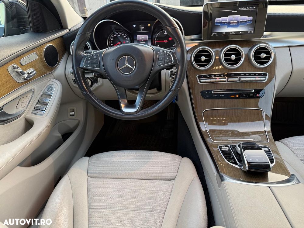 Mercedes-Benz C - 12
