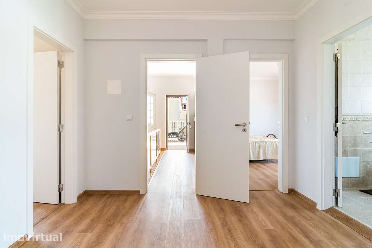Moradia Isolada T5  em Vila Franca | 314 m² | Lote 1.490 m² | Quinta d - Grande imagem: 4/27