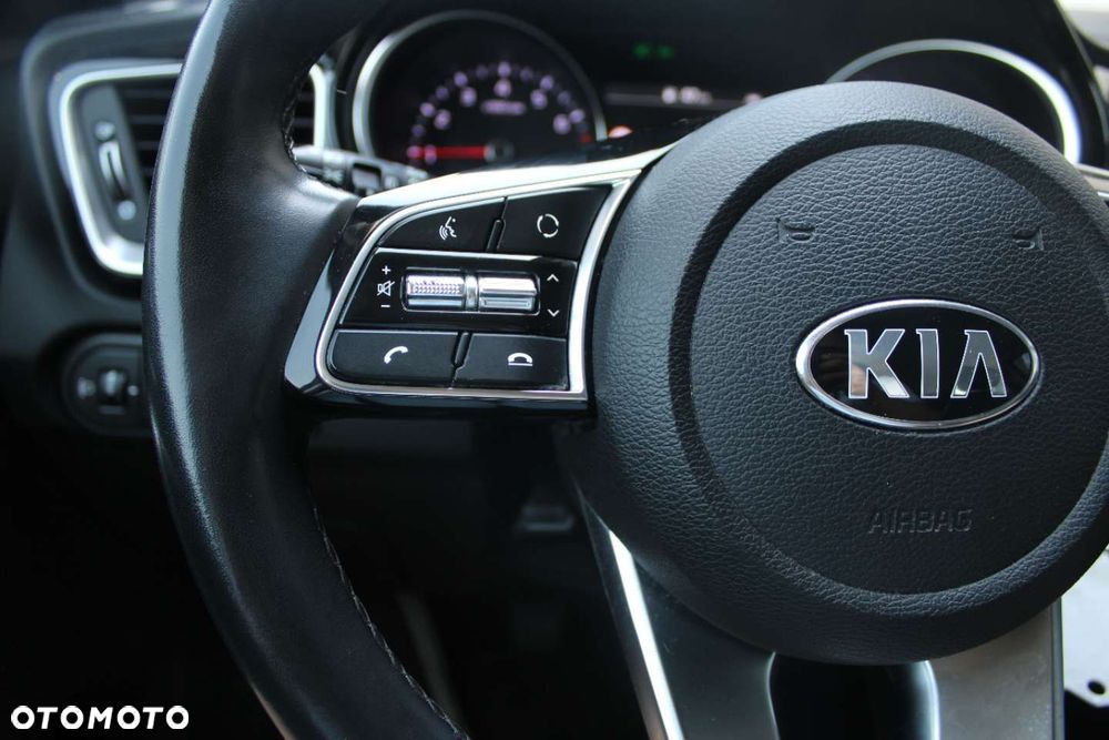 Kia XCeed - 31