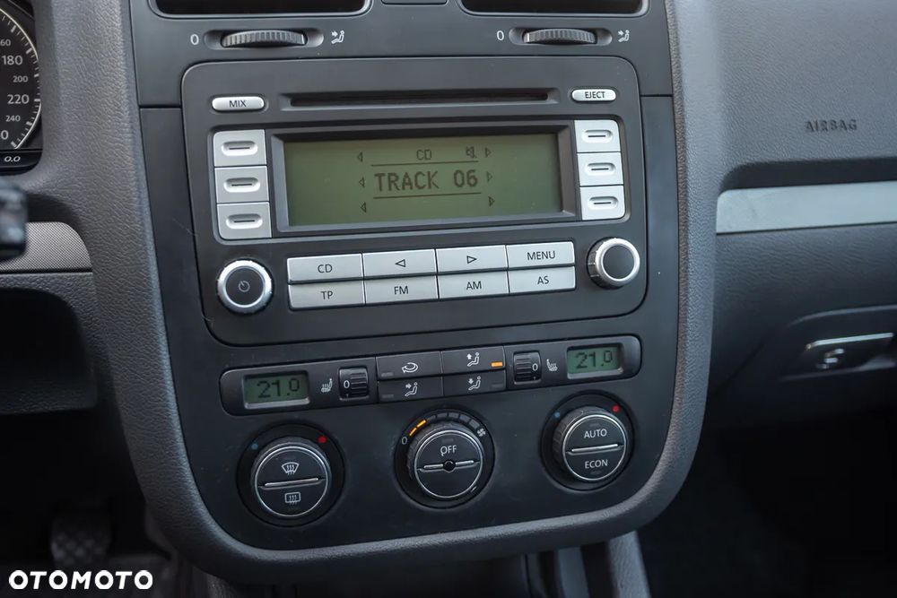 Volkswagen Golf 1.6 Comfortline - 22