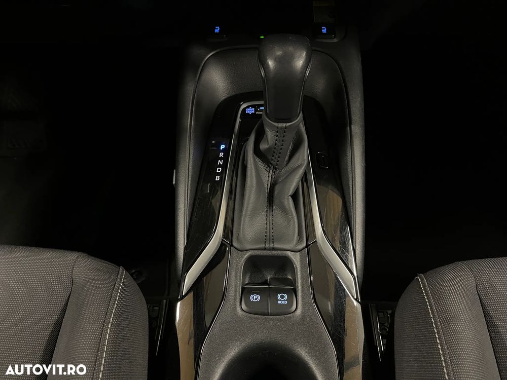 Toyota Corolla 1.8 Hybrid Comfort - 18