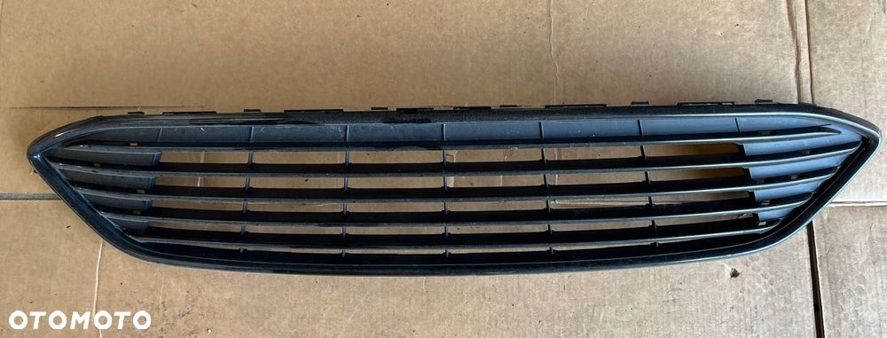Atrapa grill Ford Focus MK3 Lift 2014- F1EB-8C436-A - 1