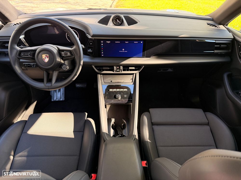 Porsche Macan Electric 4 - 21