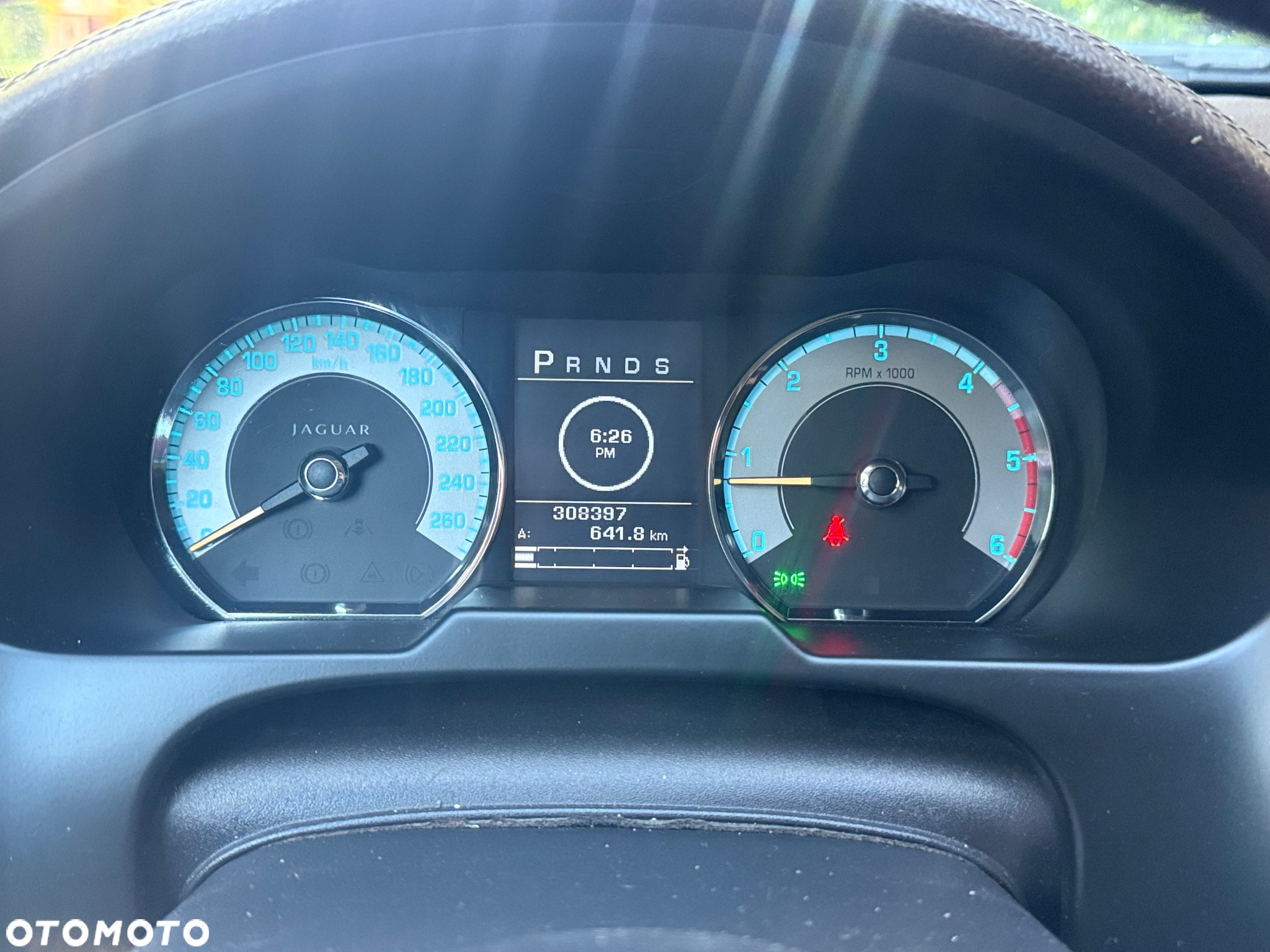 Jaguar XF 2.7 V6 D Luxury - 16