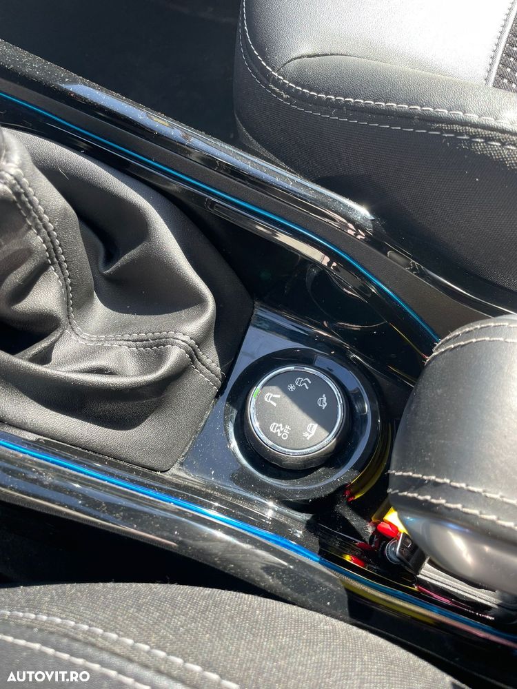 Peugeot 2008 1.2 PureTech Turbo S&S Allure - 9