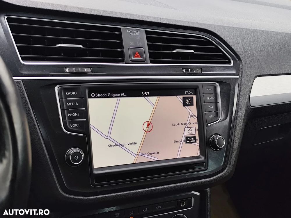 Volkswagen Tiguan - 10