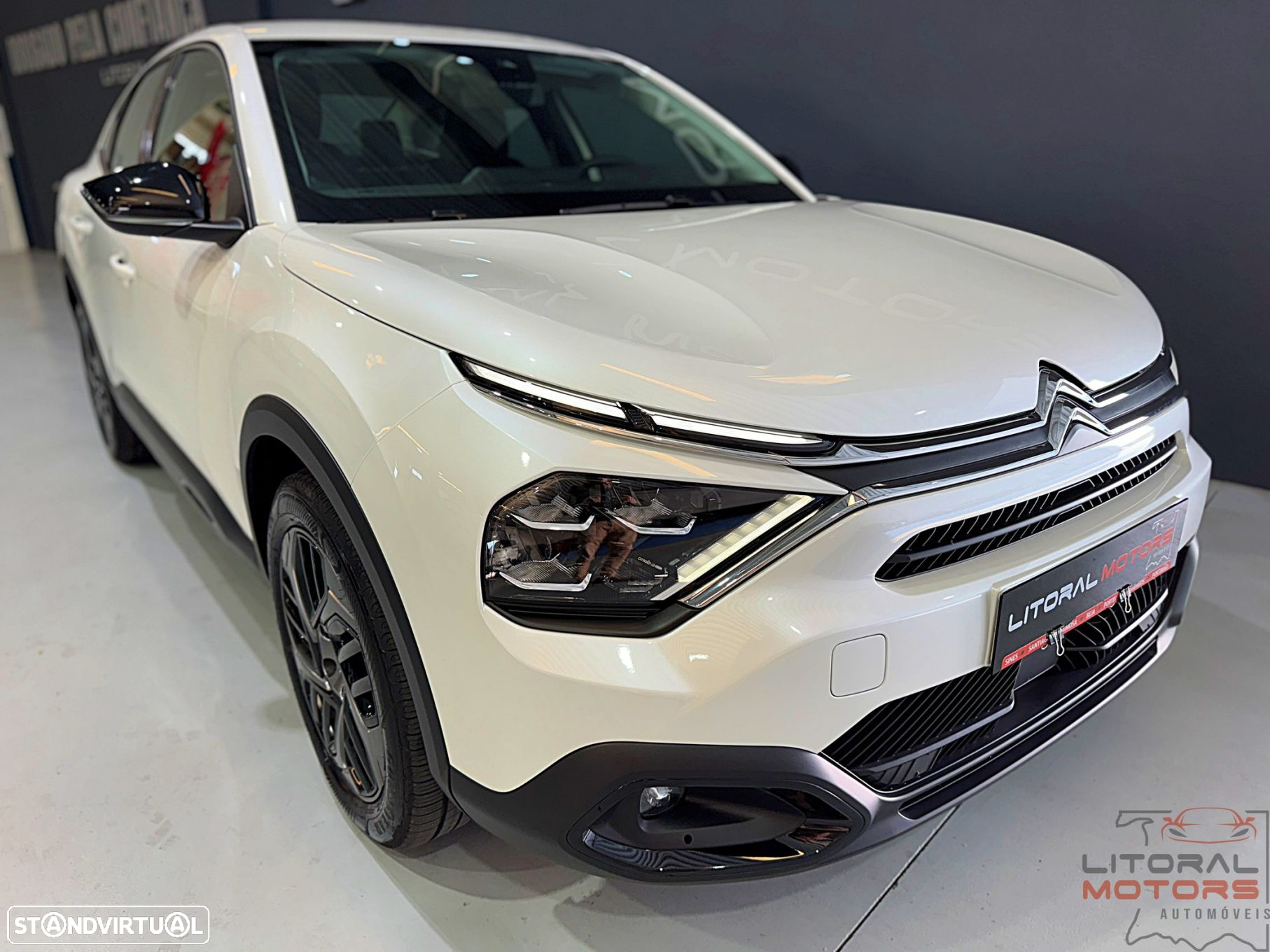 Citroën C4 X 1.2 PureTech Shine EAT8 - 3