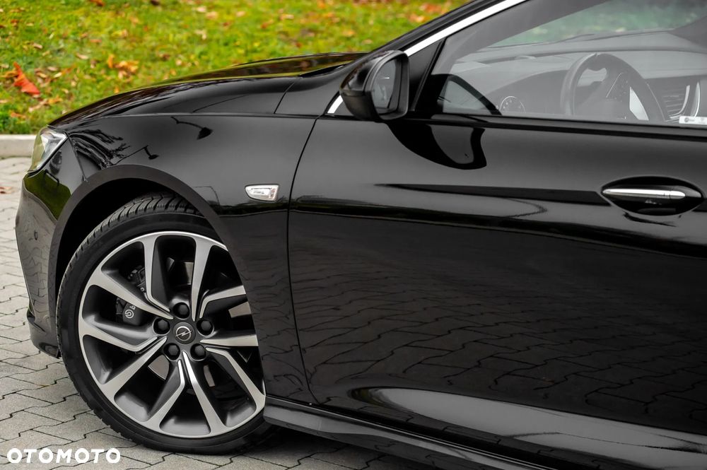 Opel Insignia 2.0 T 4x4 GSi S&S - 40