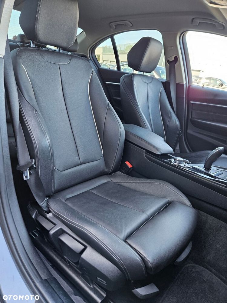 BMW Seria 3 318i Sport Line - 21