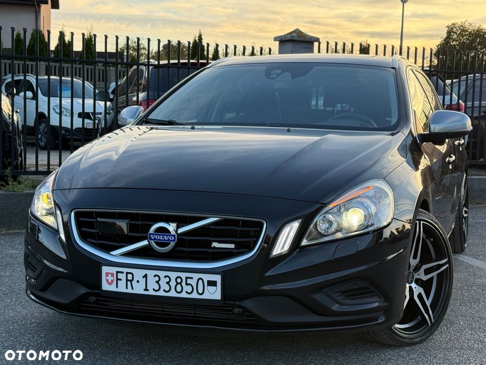 Volvo V60 T6 AWD Geartronic RDesign - 1